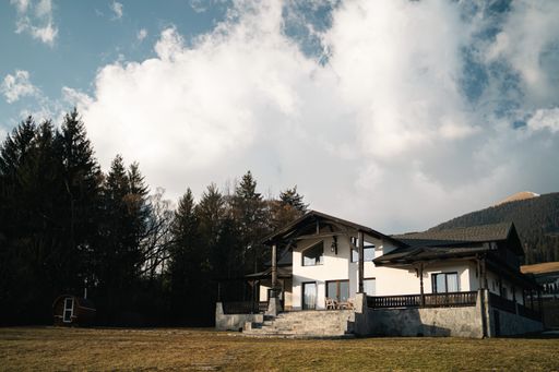 Thumbnail Puiucu Chalet