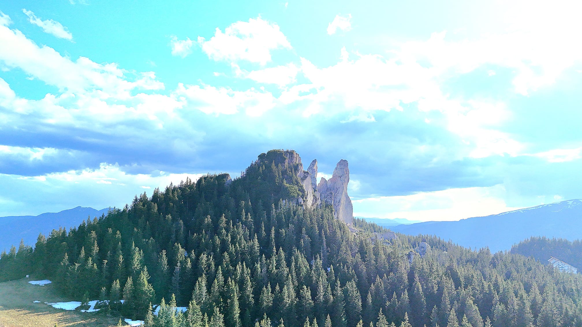 Bucovina - ținutul Mănăstirilor, al obcinelor și al tradițiilor nealterate